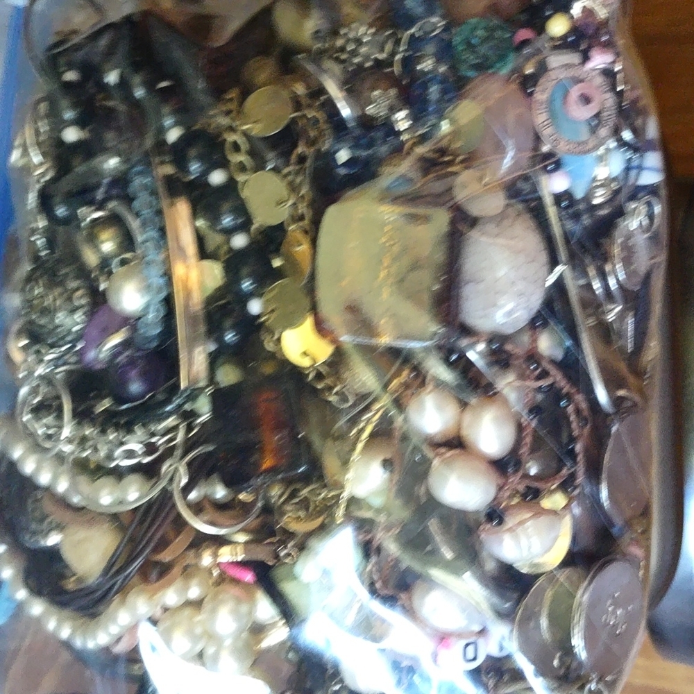 Last Chance! Crafters Jewelry Blow Out sale! FULL 4 lbs of everything! BLOW OUT - Picture 8 of 10